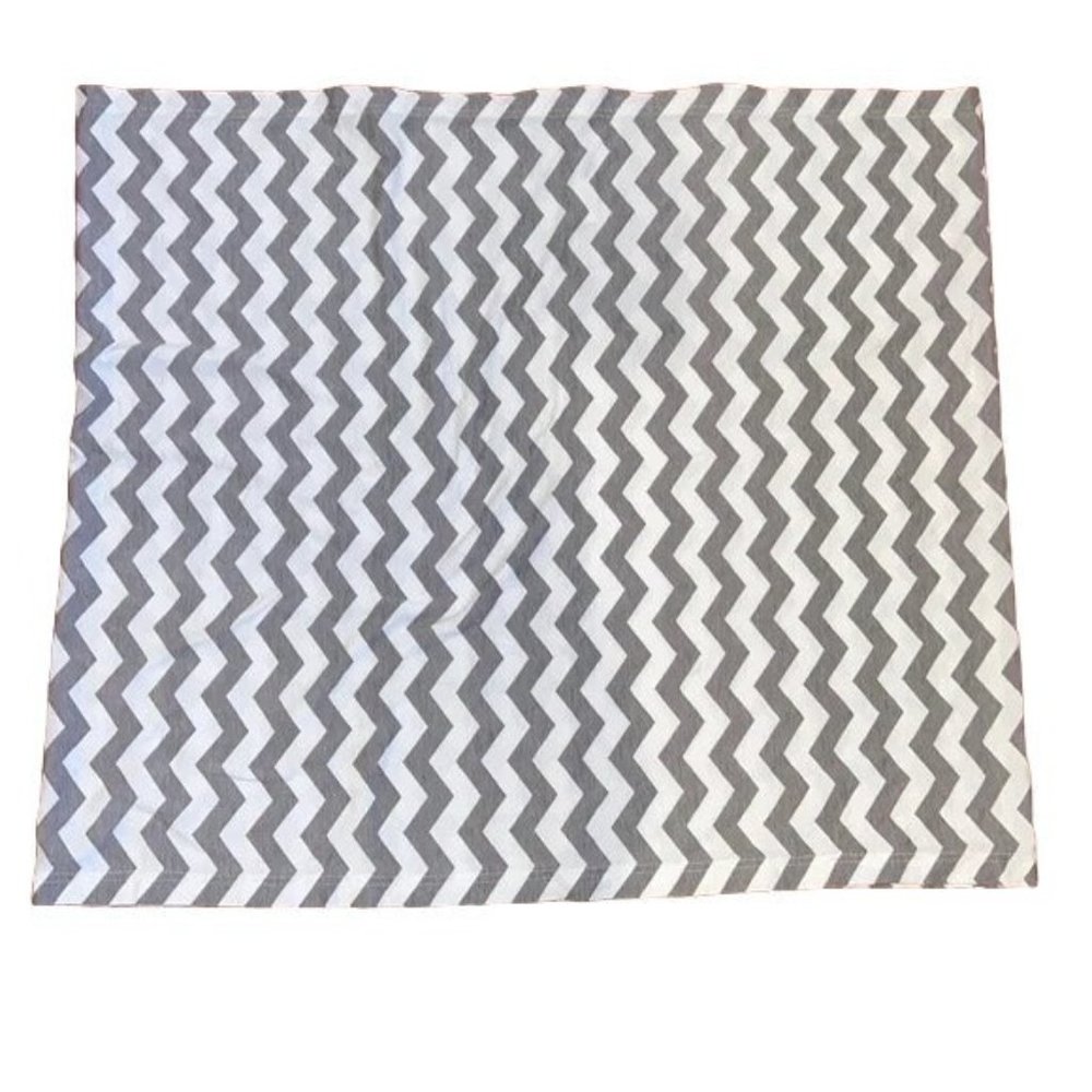 Itzy Ritzy Infinity Breastfeeding Scarf,‎ grey white chevron